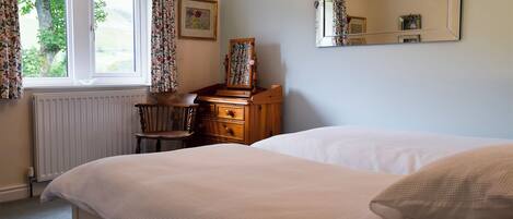 Twin bedroom | Fell View, Kettlewell, near Buckden