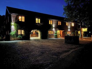 Exterior - 3 bedroom accommodation in Addlethorpe (Addlethorpe)