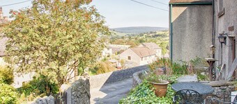 2 bedroom accommodation in Bradwell