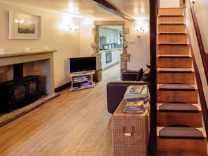 TV, fireplace - 2 bedroom accommodation in Bradwell (Bradwell)