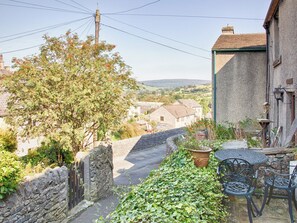 Outdoor dining - 2 bedroom accommodation in Bradwell (Bradwell)