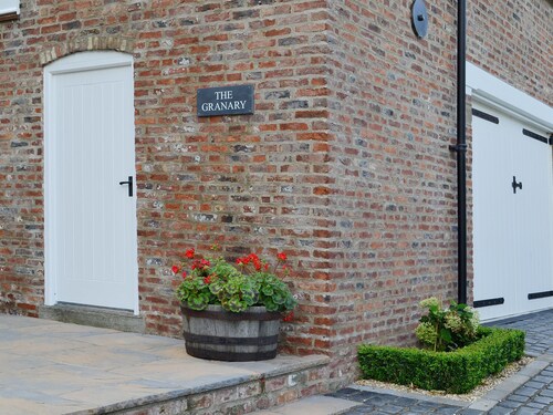 2 bedroom accommodation in Aldbrough, near Hornsea