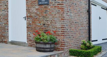 2 bedroom accommodation in Aldbrough, near Hornsea