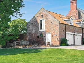 Exterior - 2 bedroom accommodation in Aldbrough, near Hornsea (Aldbrough, near Hornsea)