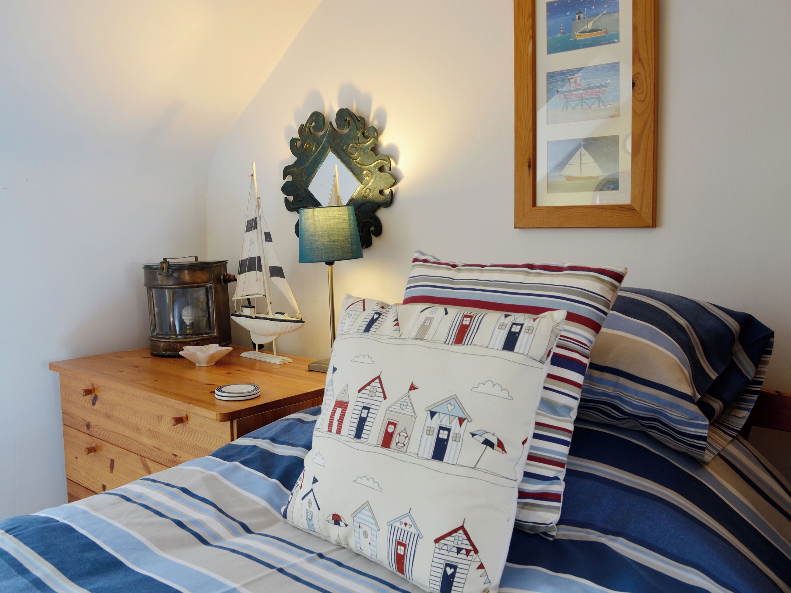 2 bedrooms, WiFi (free), bed sheets
