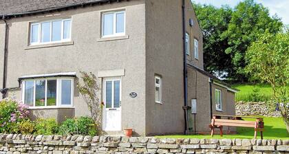 Ground Floor:
Living room: TV, DAB Radio, CD Player, Open Fire
Dining room.