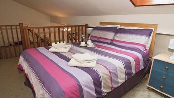 4 makuuhuonetta, ilmainen Wi-Fi, vuodevaatteet