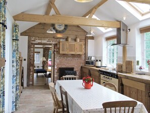 Lava-louças, talheres/pratos/utensílios de cozinha