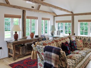 Fireplace - Romantic hideaway for couples (and their pets. (Carlton, near Saxmundham)