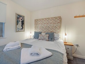 1 bedroom, free WiFi, bed sheets - Short breaks available all year. (Keswick)