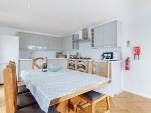 Dining - 4 bedroom accommodation in Wroxham (Wroxham)
