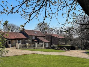 Exterior - 1 bedroom accommodation in Sawdon, near Scarborough (Sawdon, near Scarborough)