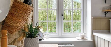 المنشأة من الداخل