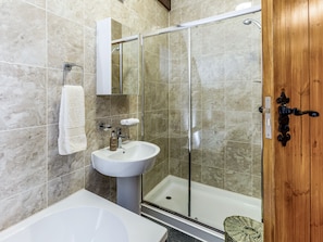 Towels - Ideal for a romantic break in County Durham, with a private garden and hot tub. (Byers Green, near Durham)