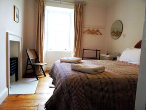 8 bedrooms, free WiFi, bed sheets