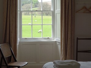 8 bedrooms, free WiFi, bed sheets - 8 bedroom accommodation in Kildale, near Stokesley (Kildale, near Stokesley)