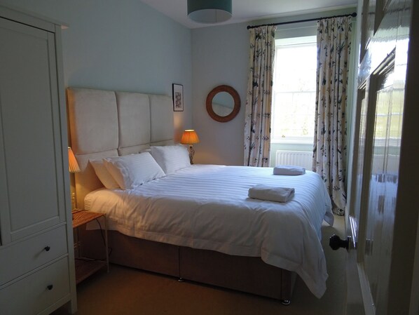 8 bedrooms, free WiFi, bed sheets