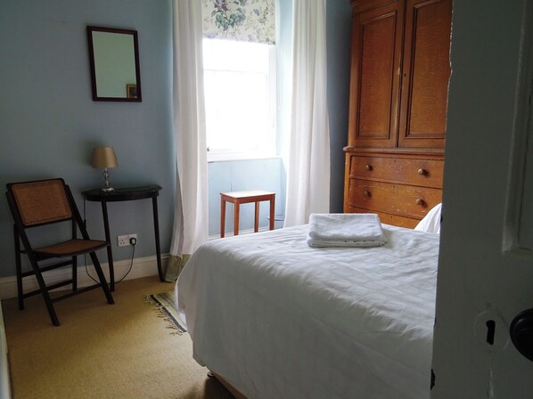 8 bedrooms, free WiFi, bed sheets