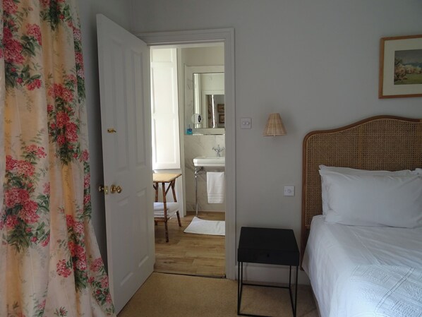 Unclassified image, 1 of 16, button