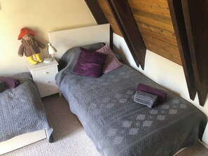 2 bedrooms, travel crib, free WiFi, bed sheets