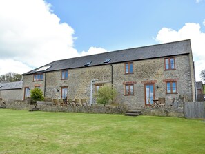 Exterior - 4 bedroom accommodation in Leigh, near Sherborne (Leigh, near Sherborne)