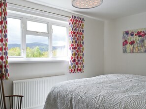 3 bedrooms, free WiFi, bed sheets