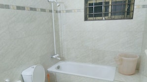 Basic Single Room, 1 King Bed, Non Smoking, Garden View - Hotel pyramid international (Islamabad)