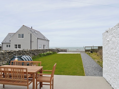 3 bedroom accommodation in Port William