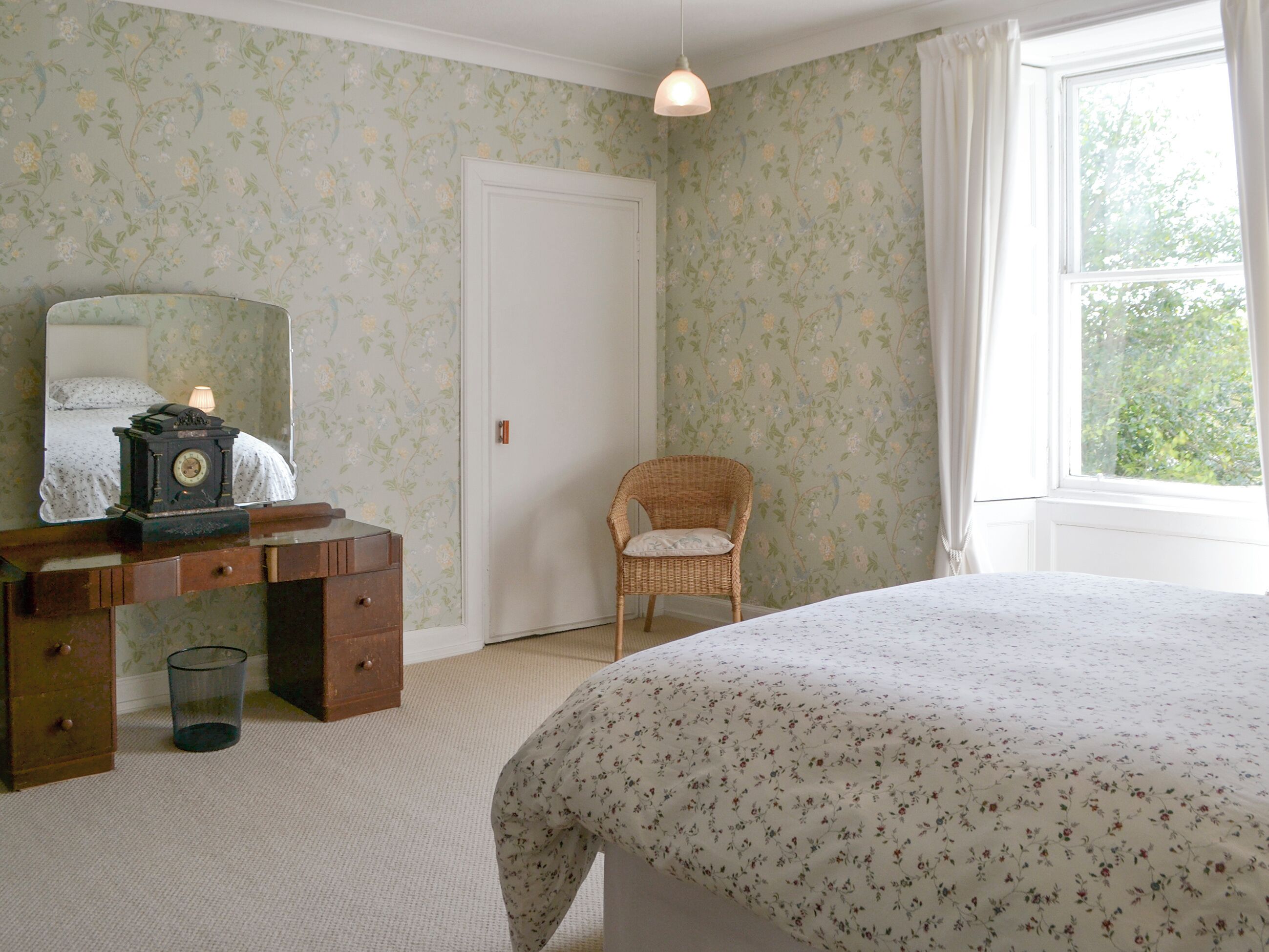 8 chambres, accès au Wi-Fi (inclus), literie fournie