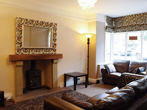 Fireplace - 3 bedroom accommodation in West Burton, near Leyburn (West Burton, near Leyburn)