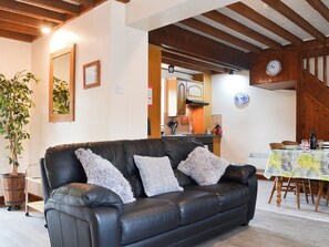 Living area - Llofft Yr Yd - 16984 (Caernarfon)