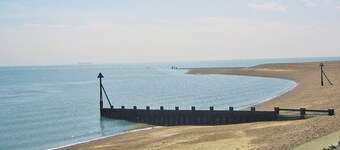 3 bedroom accommodation in Felixstowe Ferry