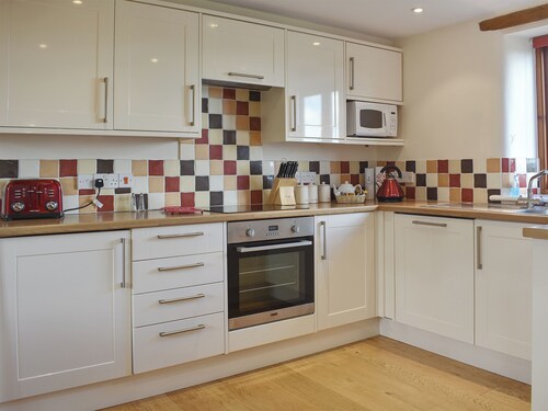 3 bedroom accommodation in Leigh, near Sherborne