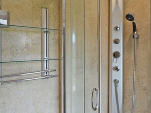 Towels - 3 bedroom accommodation in Buxworth, High Peak (Buxworth, High Peak)