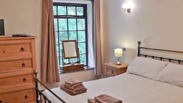 3 bedrooms, free WiFi, bed sheets