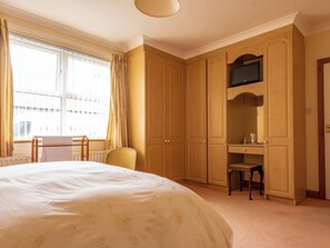 3 bedrooms, free WiFi, bed sheets - 3 bedroom accommodation in Newcastleton (Newcastleton)