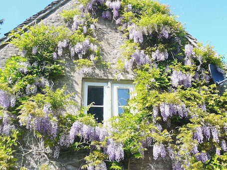 Exterior detail. 1 bedroom accommodation in Chedworth, near Cheltenham