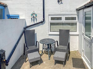 Outdoor dining - Billy Napp's Cottage (Filey)