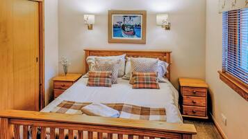 3 bedrooms, free WiFi, bed sheets