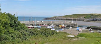 2 bedroom accommodation in Cemaes Bay