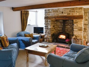 Fireplace - 3 bedroom accommodation in Beckermonds, near Kettlewell (Beckermonds, near Kettlewell)