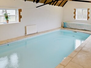 Indendørs pool