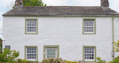 3 bedroom accommodation in Helton