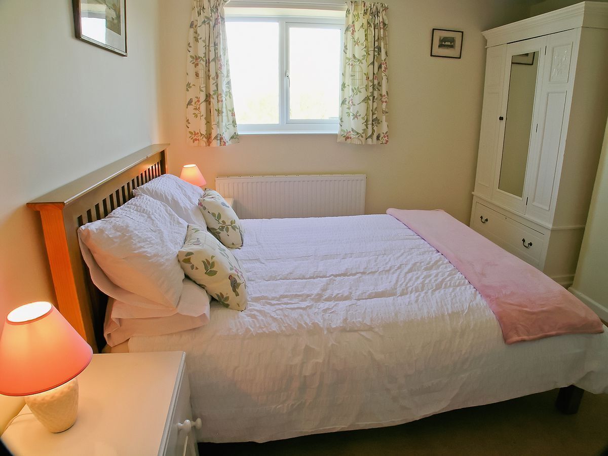 6 bedrooms, free WiFi, bed sheets