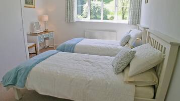 6 chambres, Wi-Fi gratuit, draps fournis