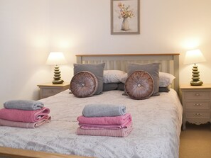 1 bedroom, free WiFi, bed sheets - Sweet Pea Cottage- 28322 (Holt)