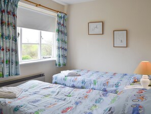 4 bedrooms, bed sheets