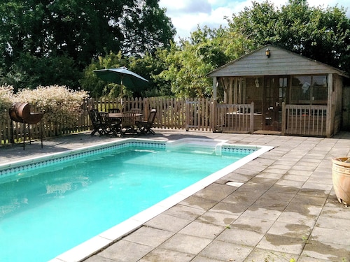 4 bedroom accommodation in Newent, Forest of Dean