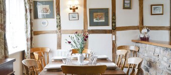 4 chambres à coucher à Newent, Forest of Dean