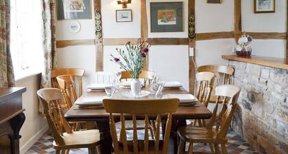 4 Schlafzimmer Unterkunft in Newent, Forest of Dean